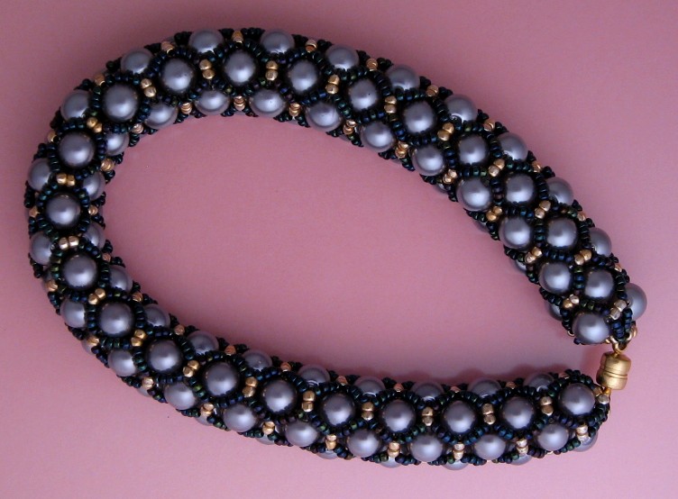 Grey Pearls with Black Grey Pearls with Black